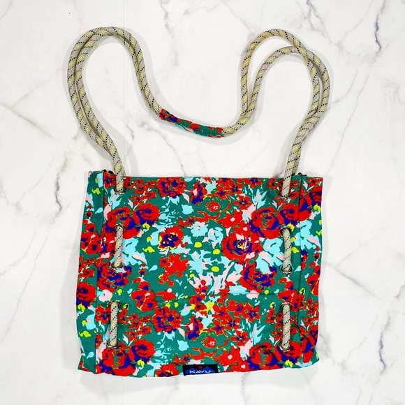 Kavu Handbags - RARE Kavu Rose Garden Rope Crossbody Tote Bag